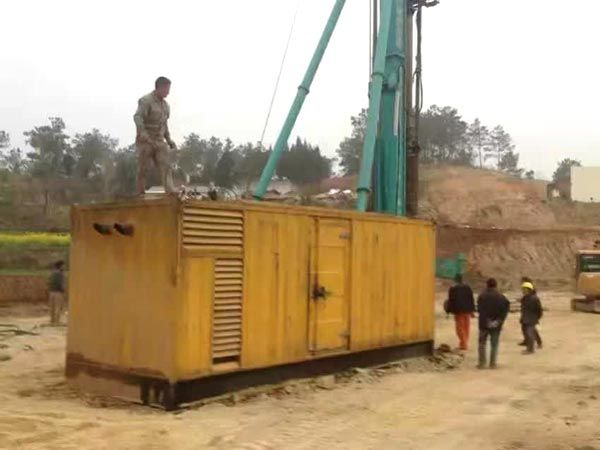 红河如何判断水冷式机油散热器密封件是否需要更换？